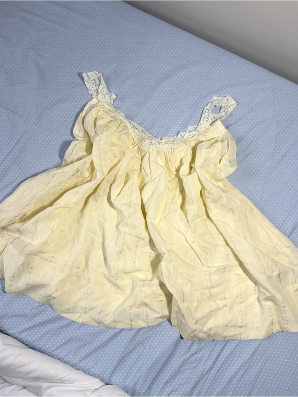 V-Neck Oversized Floral Lace Flared Mini Dress - Picture 4 of 6